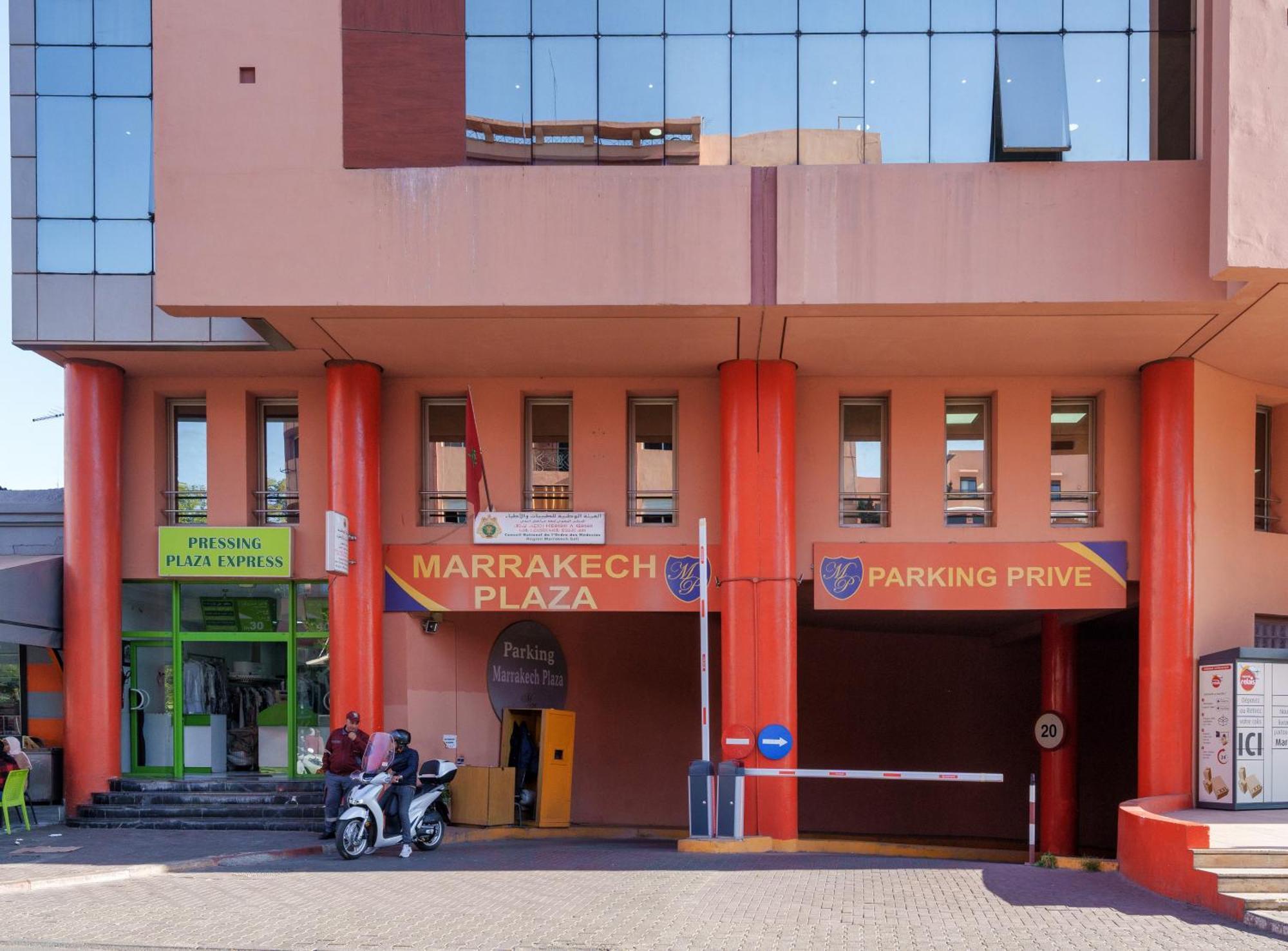Appartement Chic Gueliz Plaza Avec Vue Marrakesh Ngoại thất bức ảnh