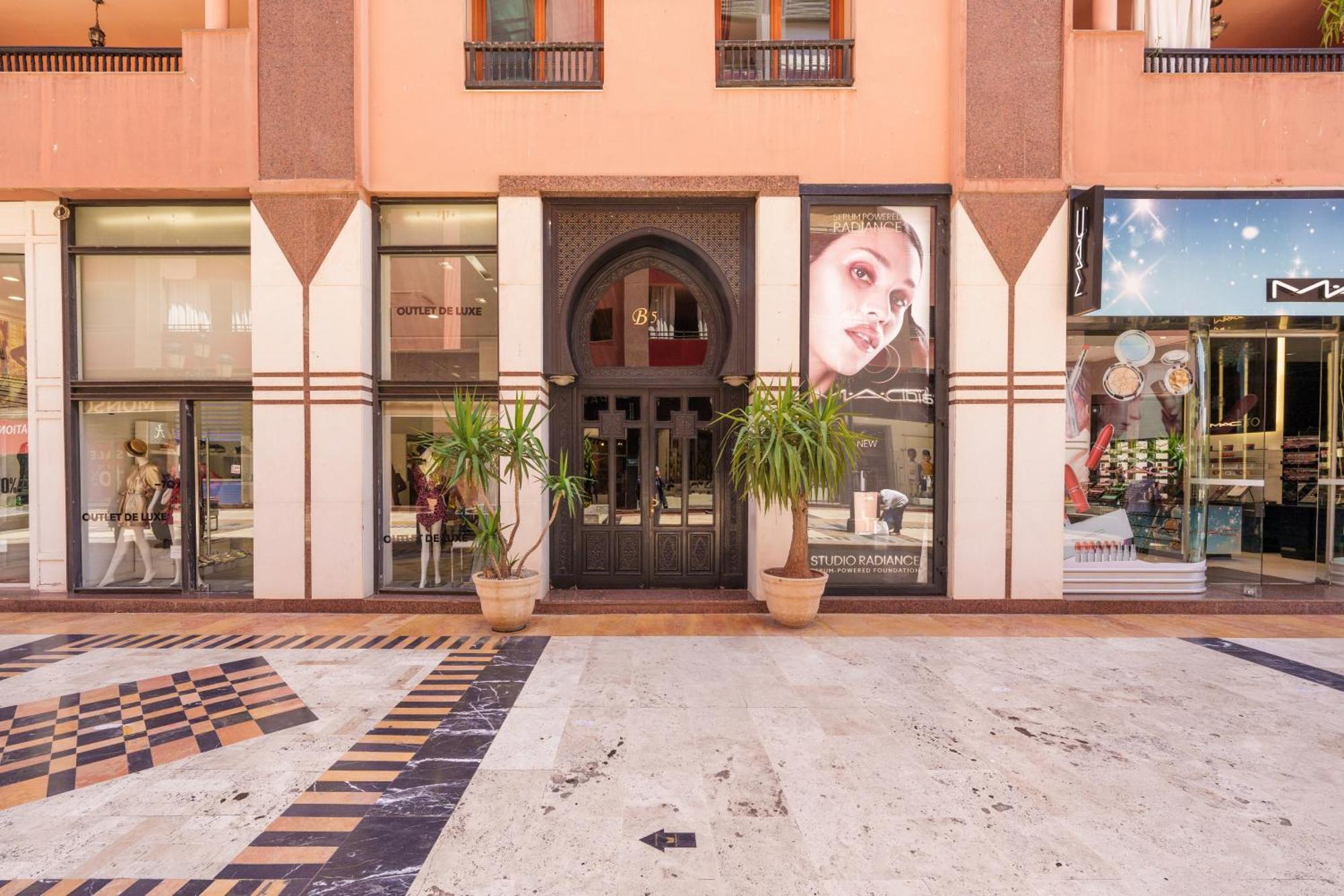 Appartement Chic Gueliz Plaza Avec Vue Marrakesh Ngoại thất bức ảnh