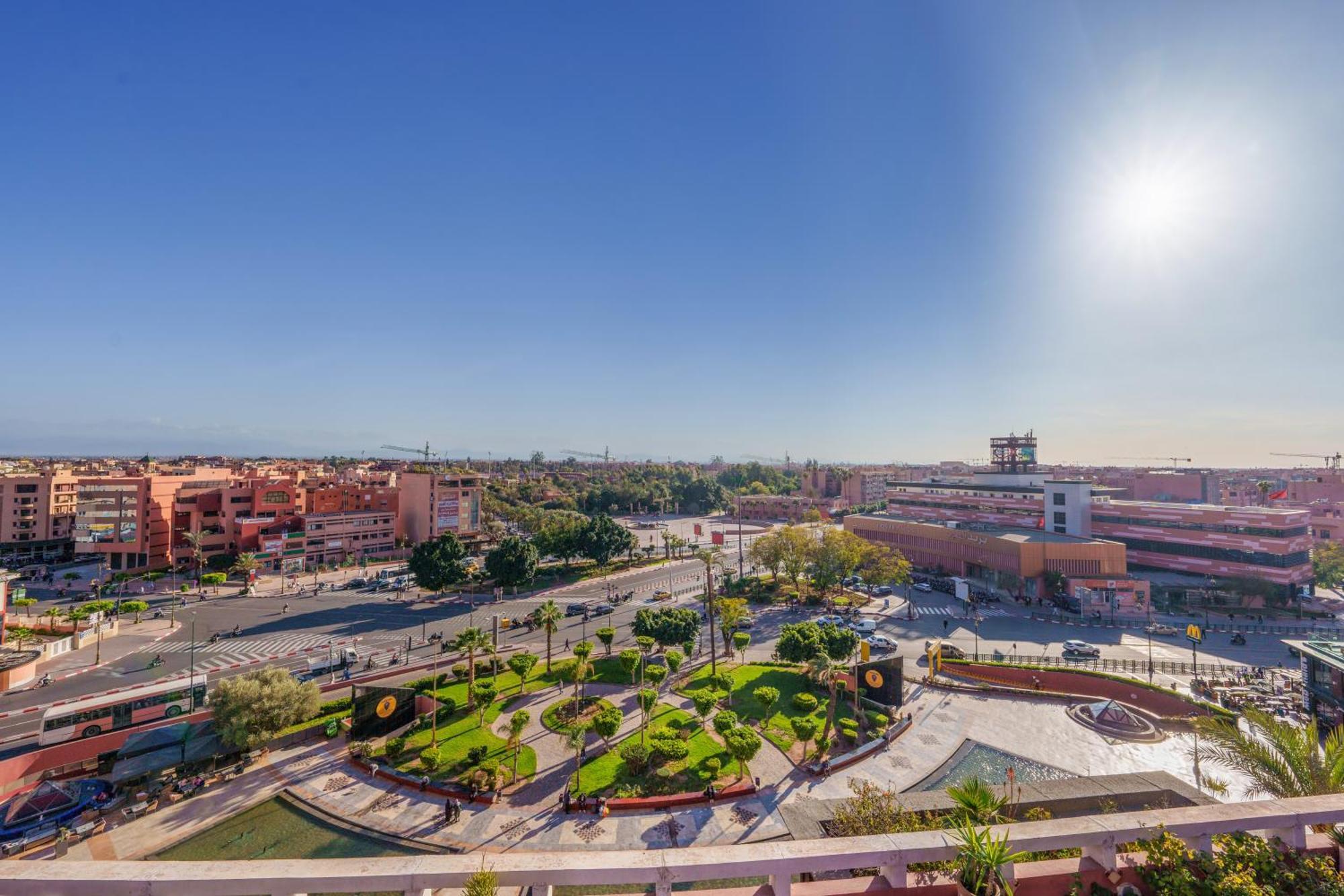 Appartement Chic Gueliz Plaza Avec Vue Marrakesh Ngoại thất bức ảnh