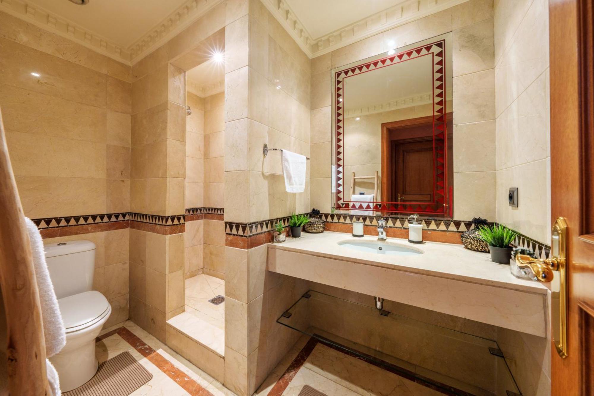 Appartement Chic Gueliz Plaza Avec Vue Marrakesh Ngoại thất bức ảnh